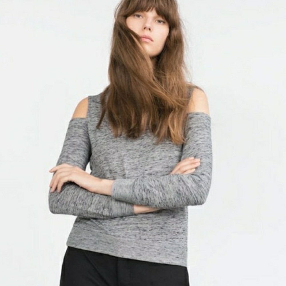 ❄SALE❄Zara cutout shoulder top